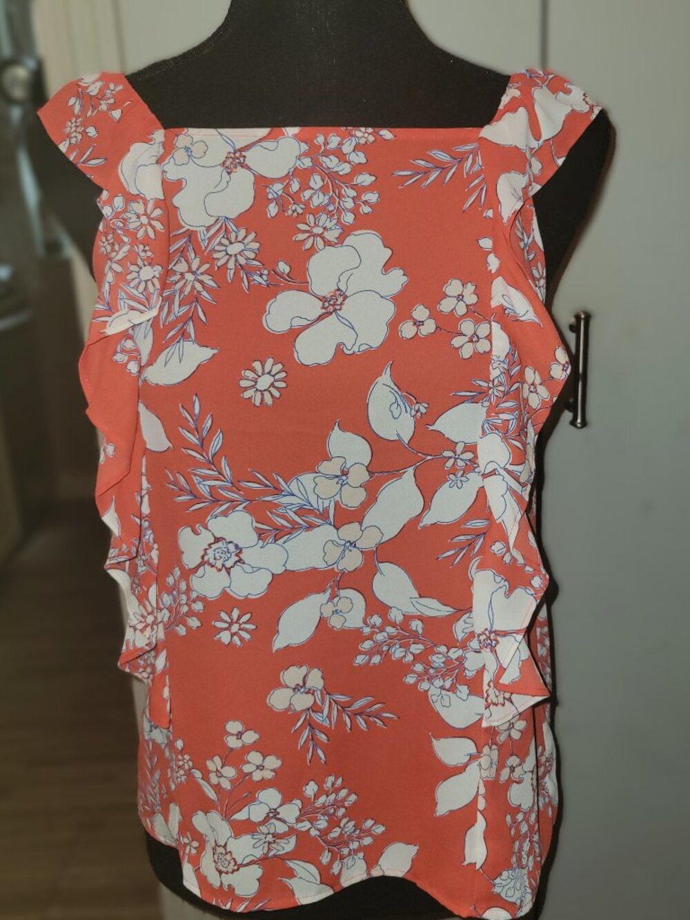 NWT! Loft Floral & Ruffle Tank-Blouse - XS